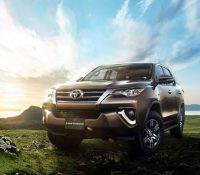 Toyota Fortuner tăng giá do khan hàng